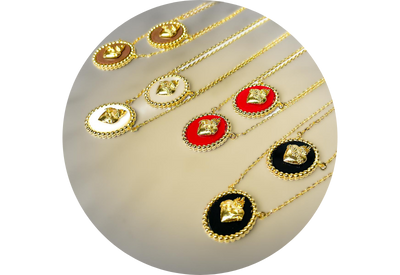 colar duplo resinado sagrado coracao de jesus banhado a ouro